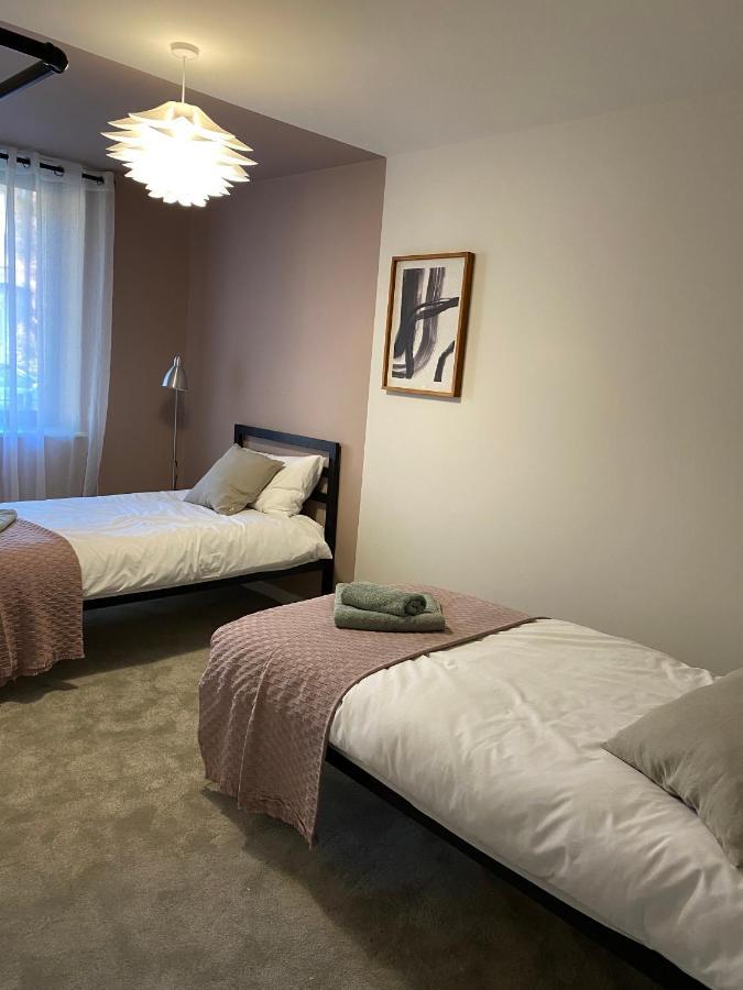 Modern Apartment In Central Quiet York With Free Parking - Contemporary New Building Εξωτερικό φωτογραφία